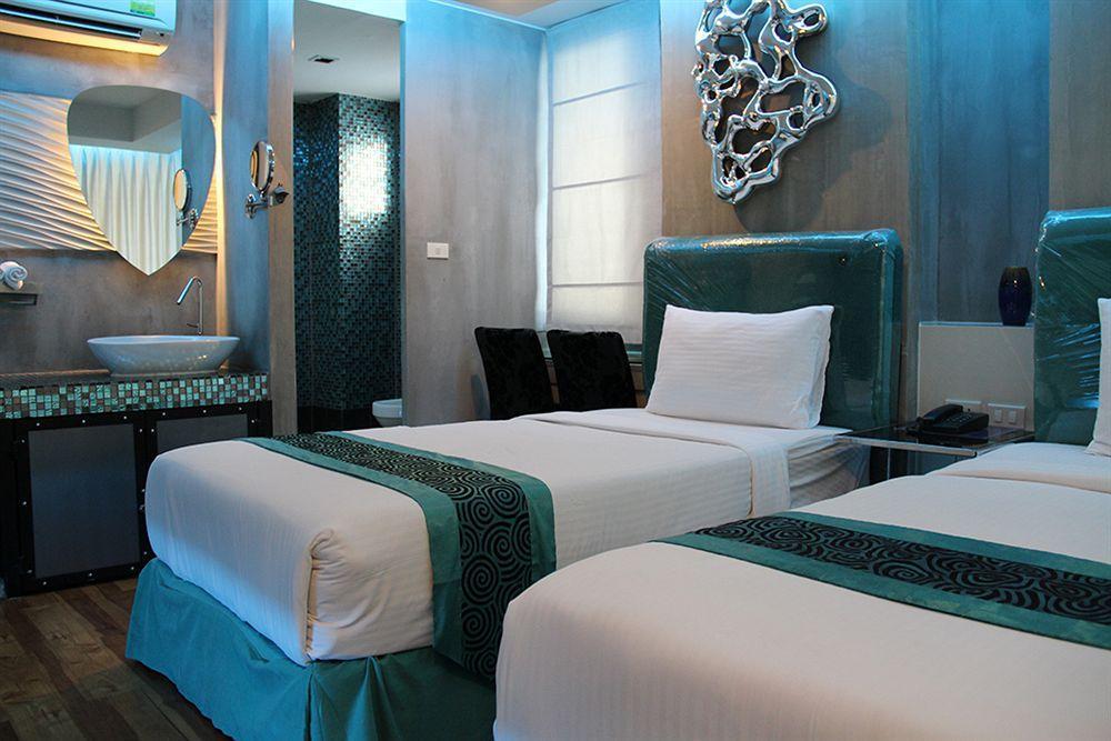 Blutique Hotel Bangkok Exterior photo