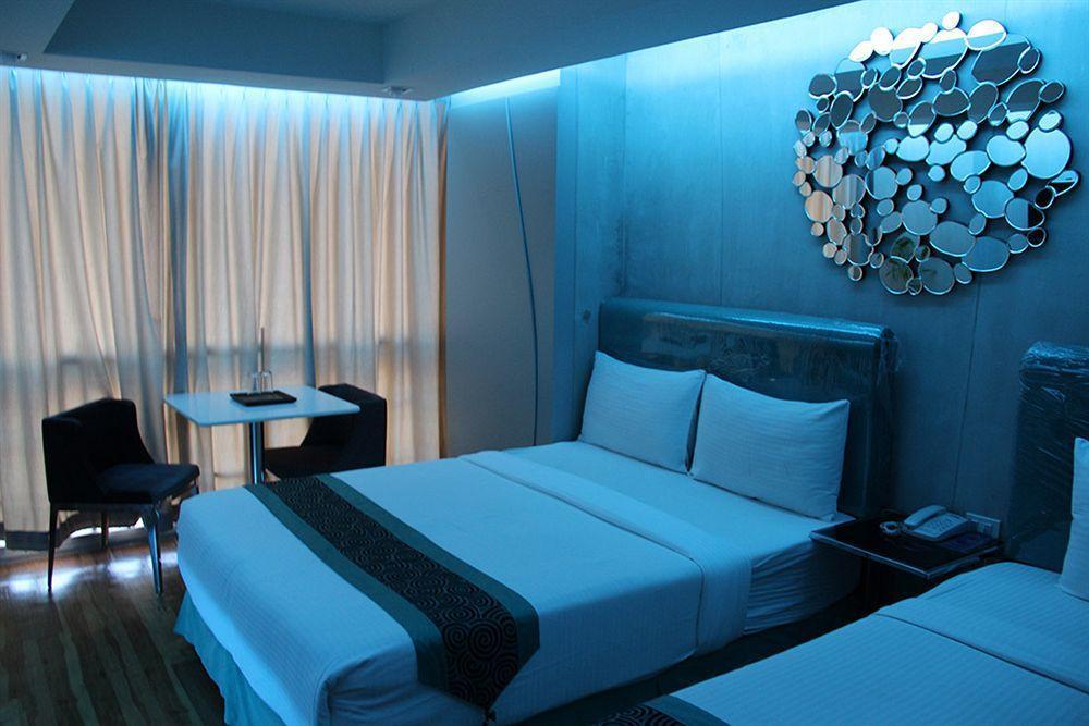 Blutique Hotel Bangkok Exterior photo