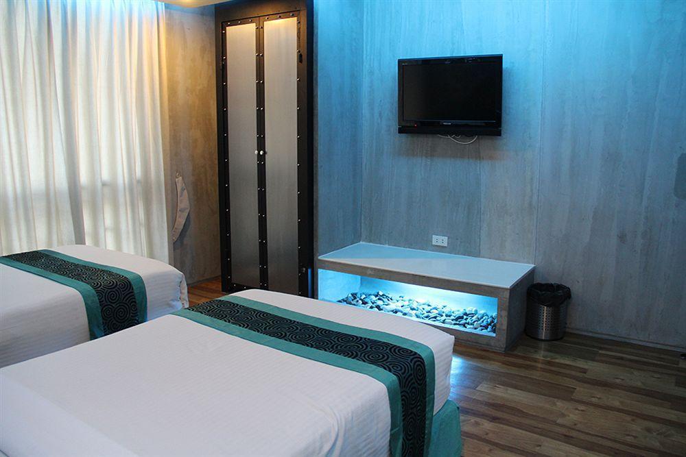 Blutique Hotel Bangkok Exterior photo