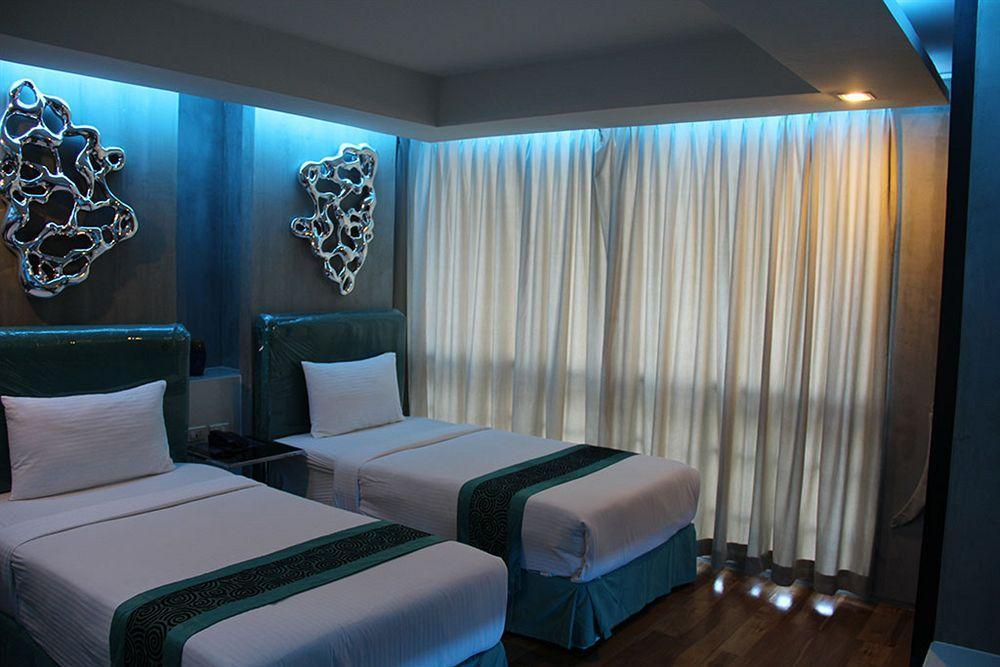 Blutique Hotel Bangkok Exterior photo