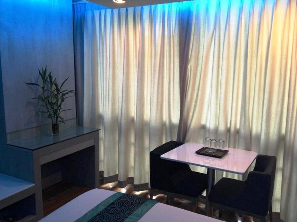 Blutique Hotel Bangkok Exterior photo