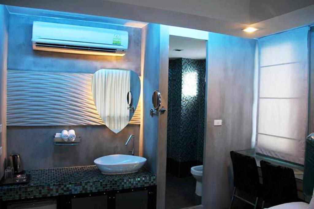 Blutique Hotel Bangkok Exterior photo