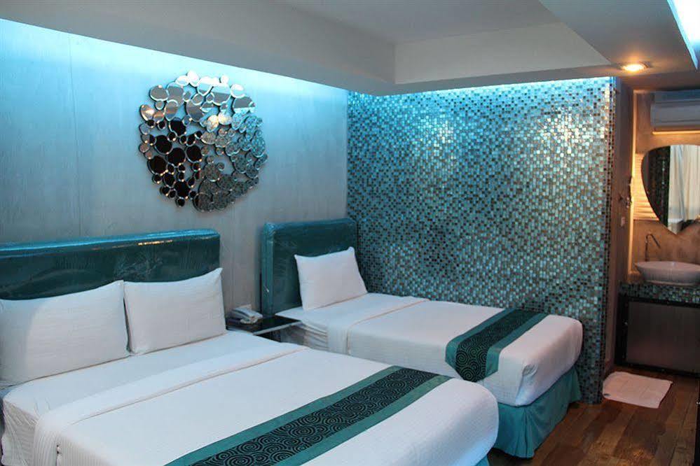 Blutique Hotel Bangkok Exterior photo